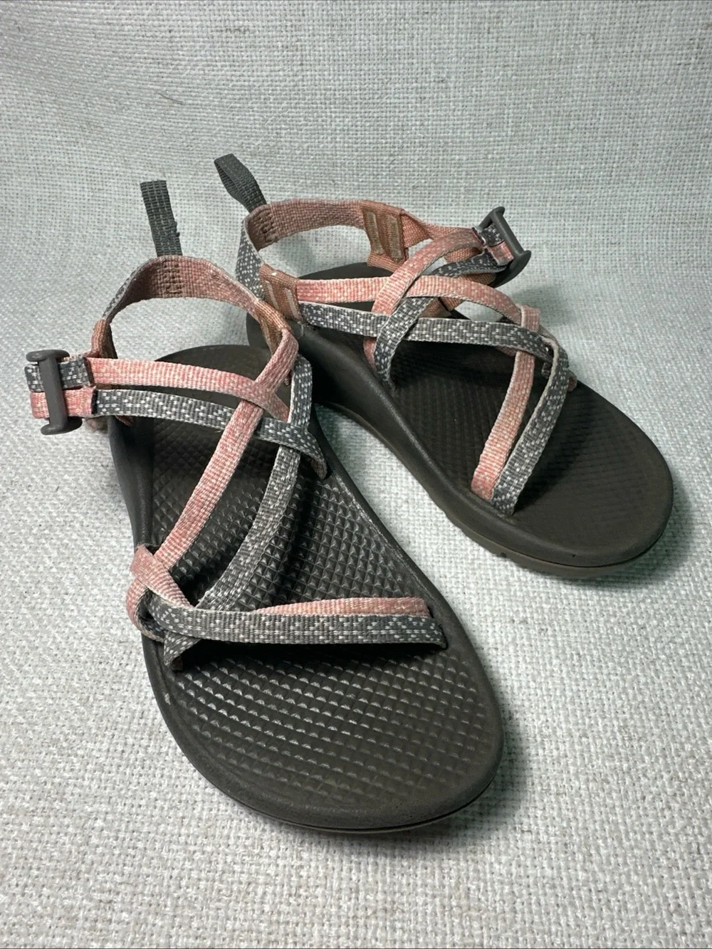 Chaco Girls Pink & Gray Strappy Sandals with Black Footbed Size 2